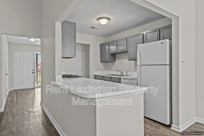 Building Photo - 3424 Promenade Dr