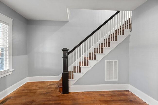 Building Photo - 2007 Westover Ave