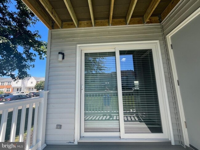 Primary Photo - 815 Woodchip Rd