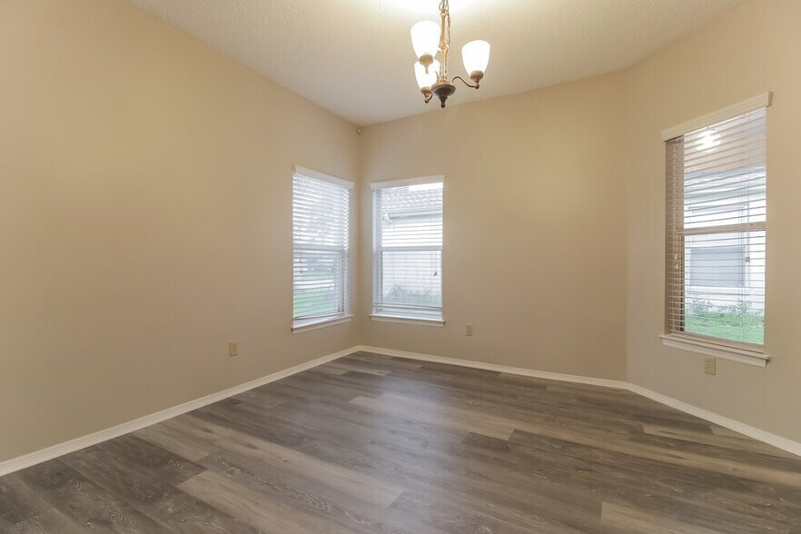 Building Photo - 336 Cello Cir