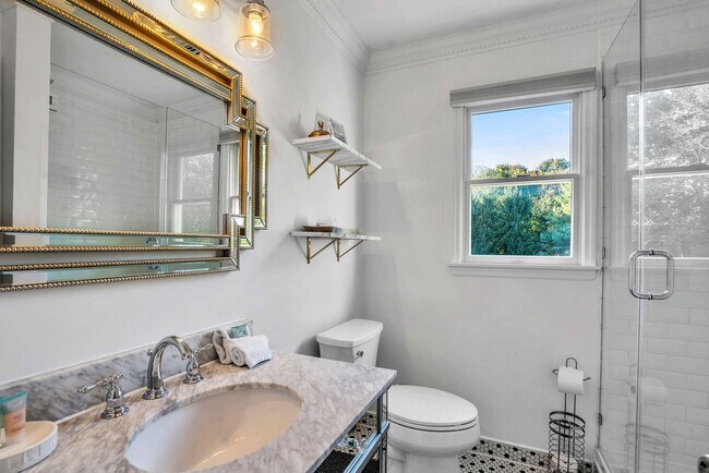 Building Photo - 1025 Peconic Bay Blvd