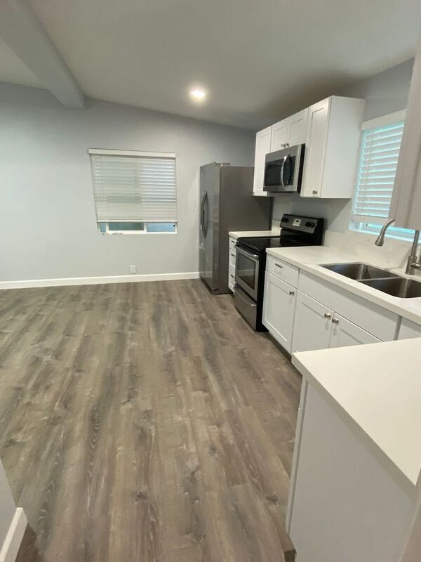 Building Photo - 736- A Windsor Court