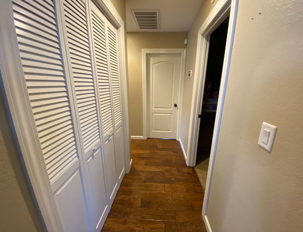 Building Photo - 51495 White Oak Dr