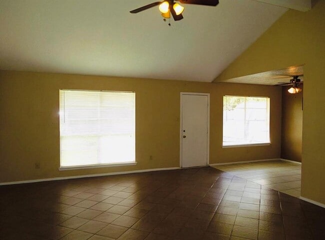 Building Photo - 7015 Sharpsburg Dr
