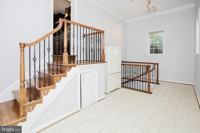 Building Photo - 2177 Chain Bridge Rd