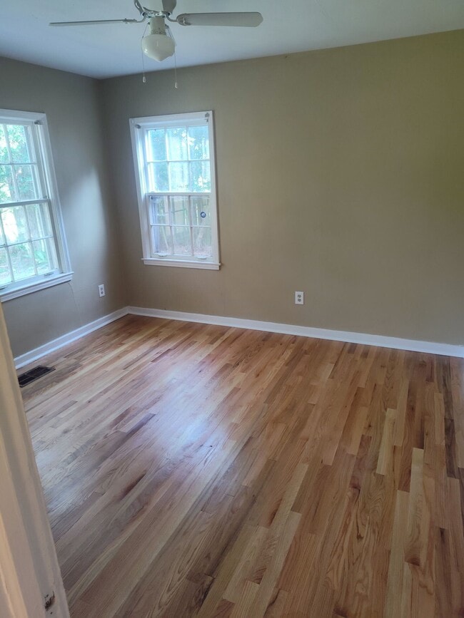 Building Photo - 4661 Churchill Dr