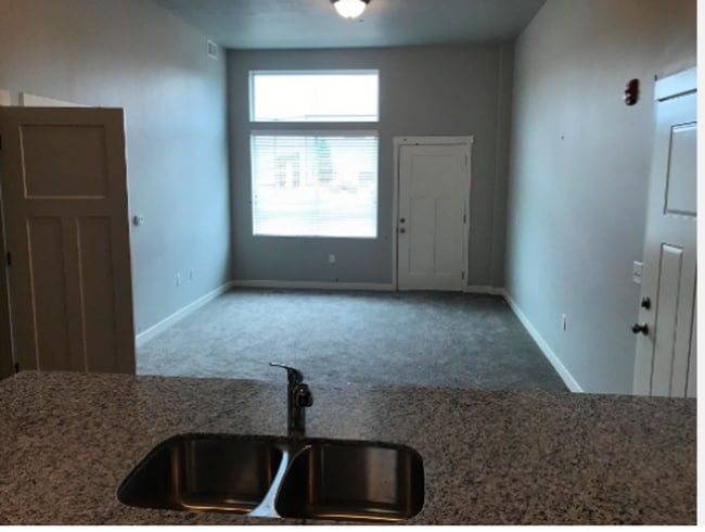 Building Photo - Lyman Triplex