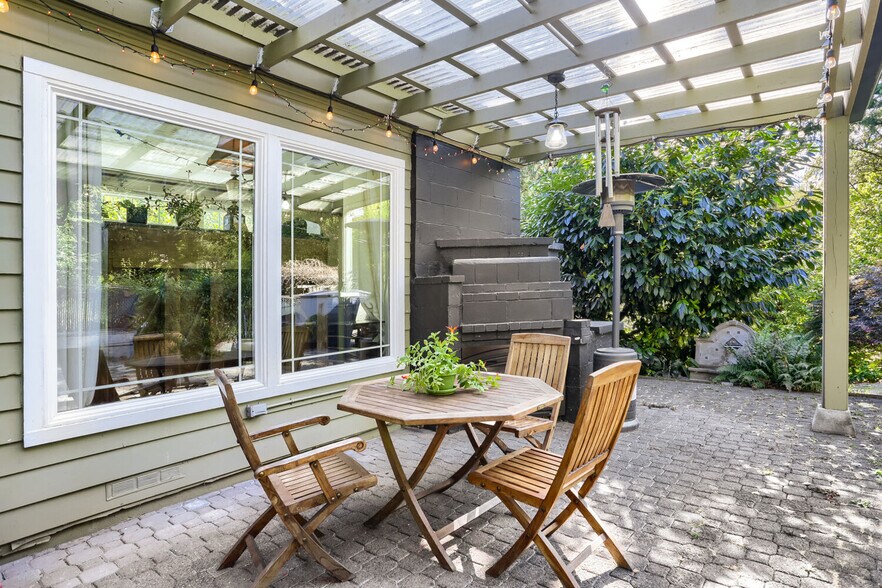 Back Patio Covered Pergola/Fireplace - 3041 SW Flower Ter