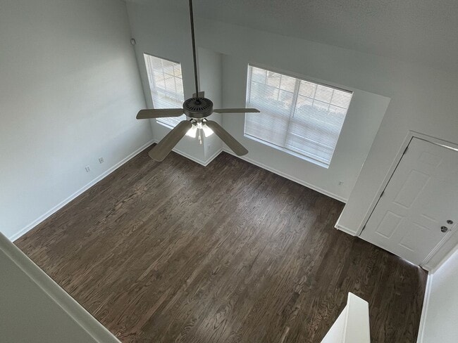 Building Photo - Renovated, Affordable Townhouse in College Park