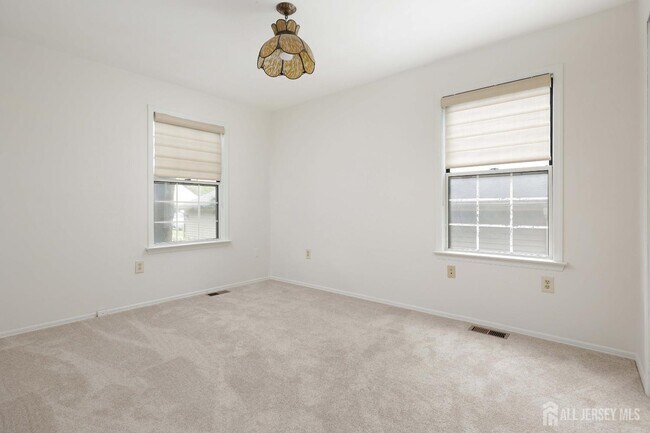 Building Photo - 123 Concordia Cir