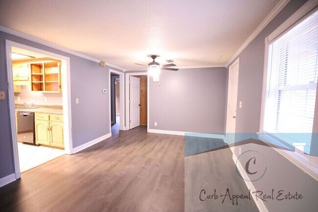 Building Photo - Recently renovated 3 bed, 1 bath house - includes workshop (electricity & bath), storage shed & f...
