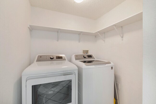 Building Photo - 1801 N Flagler Dr