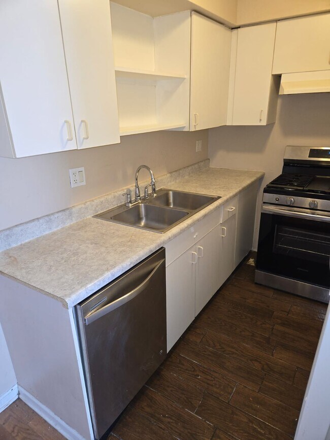 Building Photo - 2 E Dundee Quarter Dr