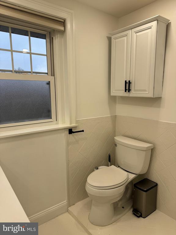 Building Photo - 725 W Mt Vernon St