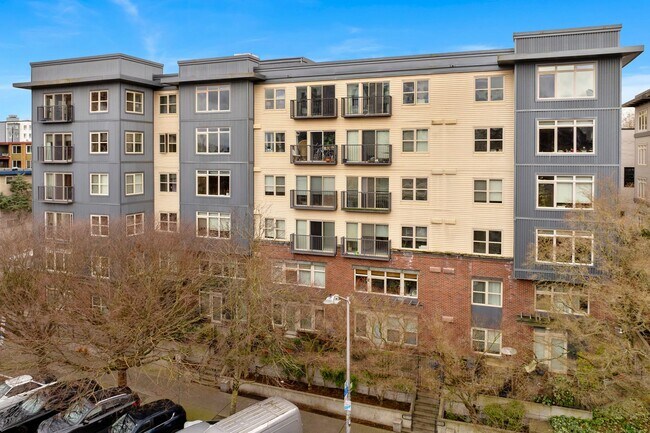Building Photo - Top-Floor Studio with Stunning Views in Capitol Hill