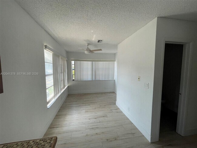 Building Photo - 2580 Coral Springs Dr