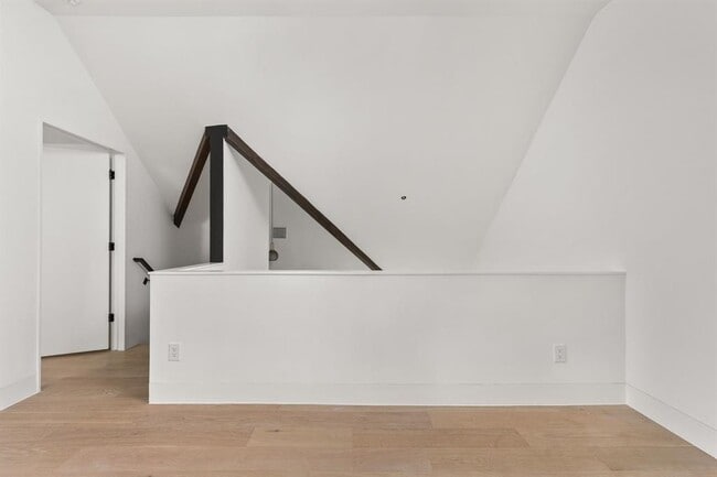 Building Photo - 1603 Chelsea Ln