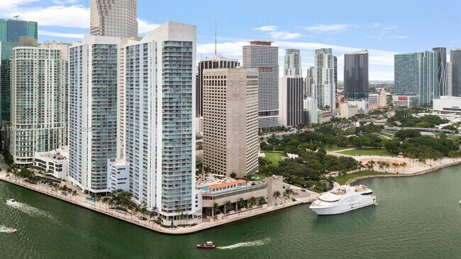 Building Photo - 335 S Biscayne Blvd