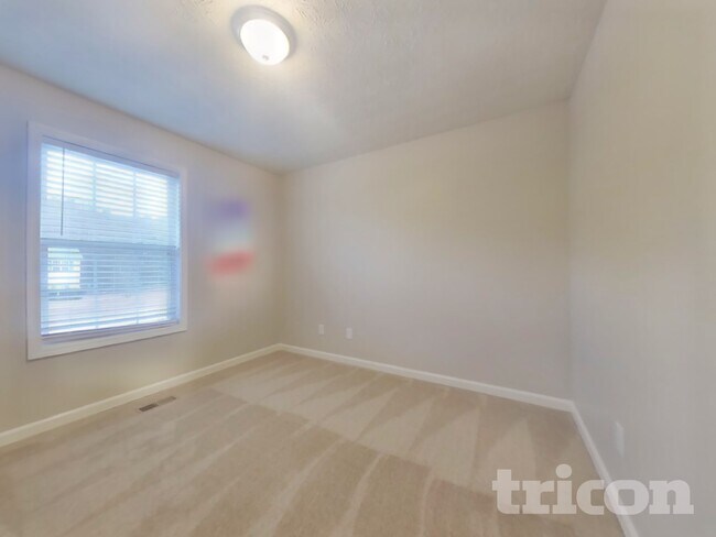 Building Photo - 217 White Pine Ln