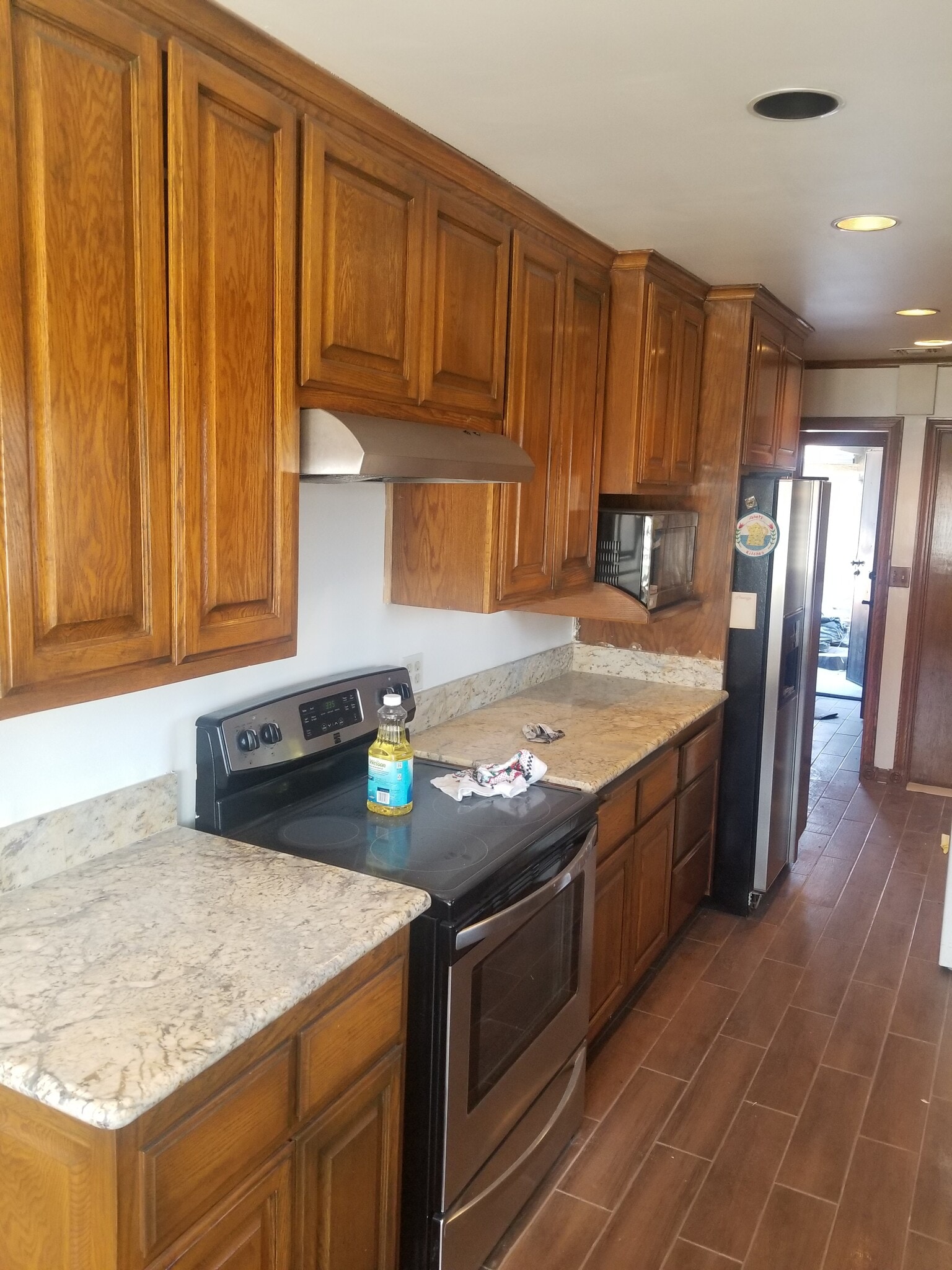 Kitchen - 6012 S Kings Rd