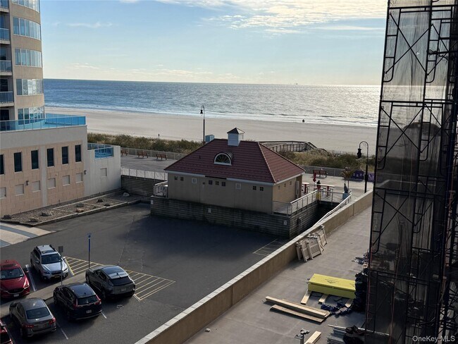 Building Photo - 360 Shore Rd