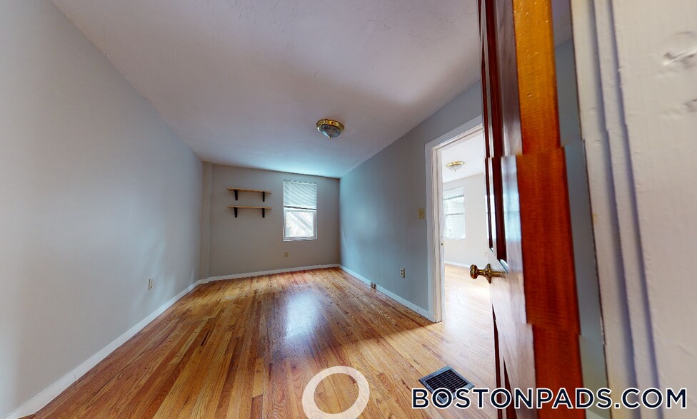 Building Photo - 429 Franklin St