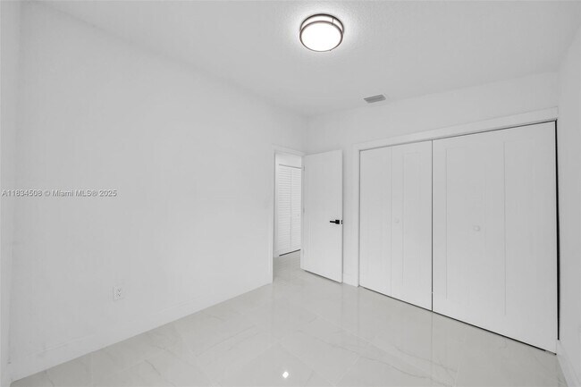 Building Photo - 20747 NW 41st Ave