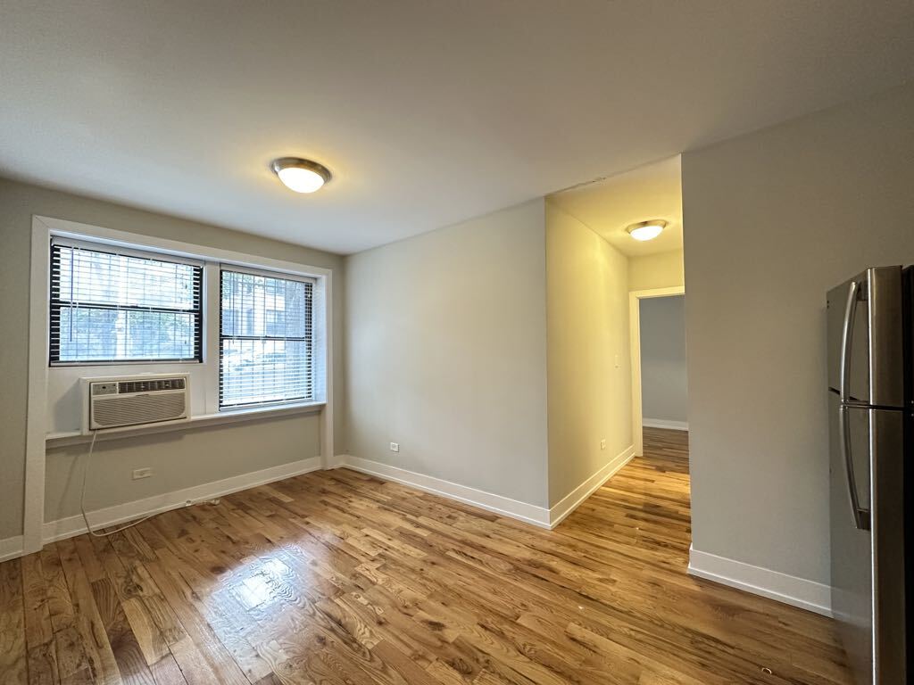 Building Photo - 562 W Arlington Pl