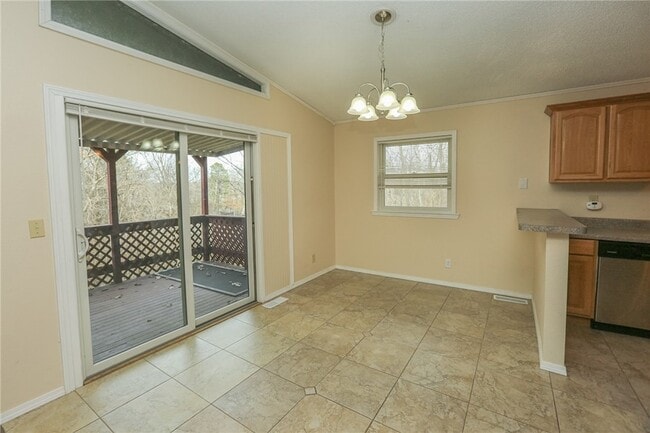 Building Photo - 39 Sheneman Dr