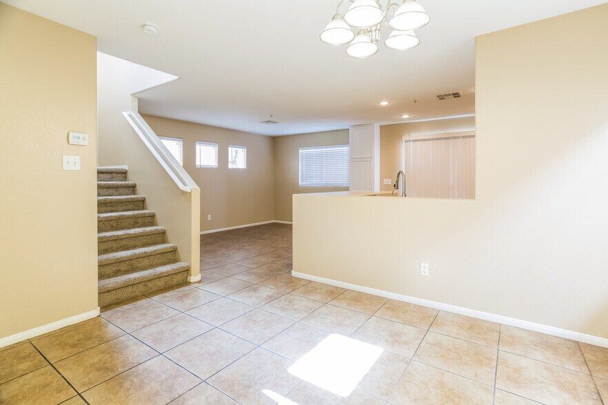 Building Photo - 3012 Sunrise Bay Ave