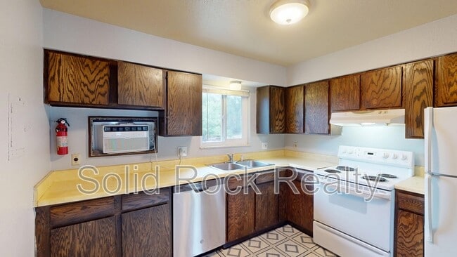 Building Photo - 345 Gahart Dr