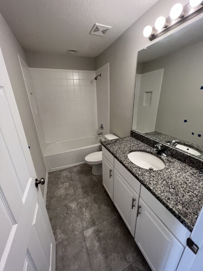 Building Photo - 7016 Grand Elm Dr