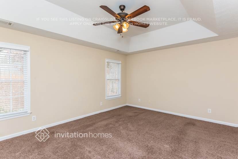 Building Photo - 1040 Deer Hollow Dr