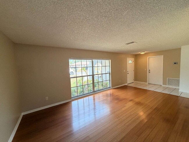 Building Photo - PRIVATE POOL HOME | 3 BED / 2 BATH | FENCED YARD | GARAGE | PET FRIENDLY