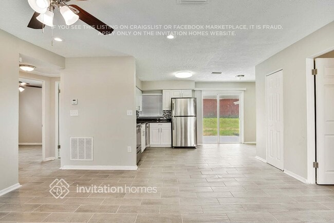 Building Photo - 3401 Paris Pl