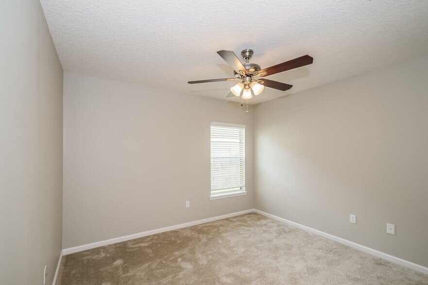 Building Photo - 303 Sanwick Dr