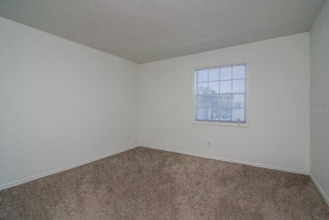 Building Photo - 205 Pompano Dr SE