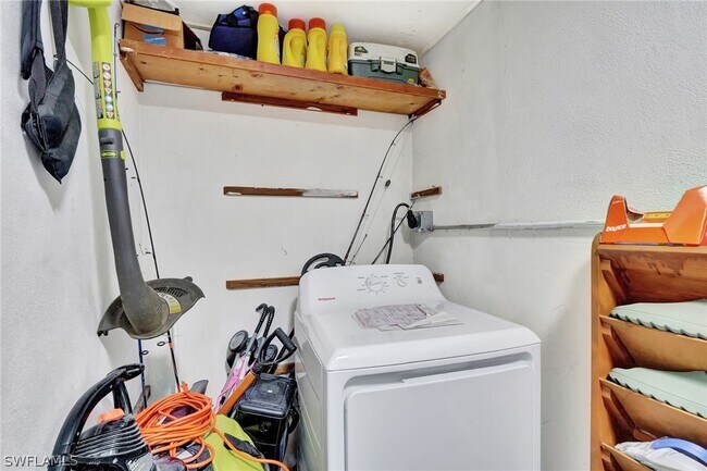 Building Photo - 1009 Ridge St