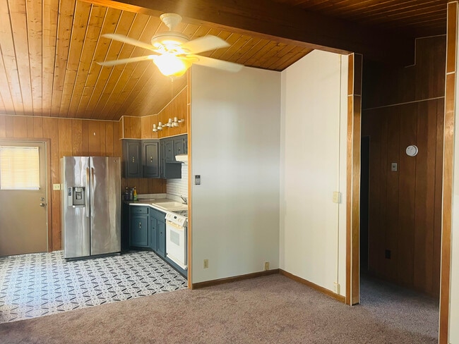 Building Photo - 1202 Park Ave
