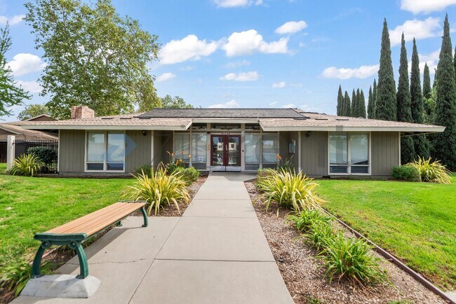 Building Photo - 2095 Olivera Rd