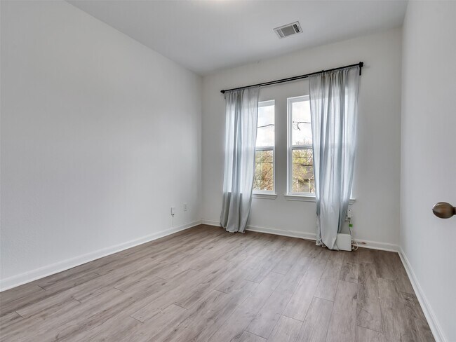 Building Photo - 3536 Rebecca St