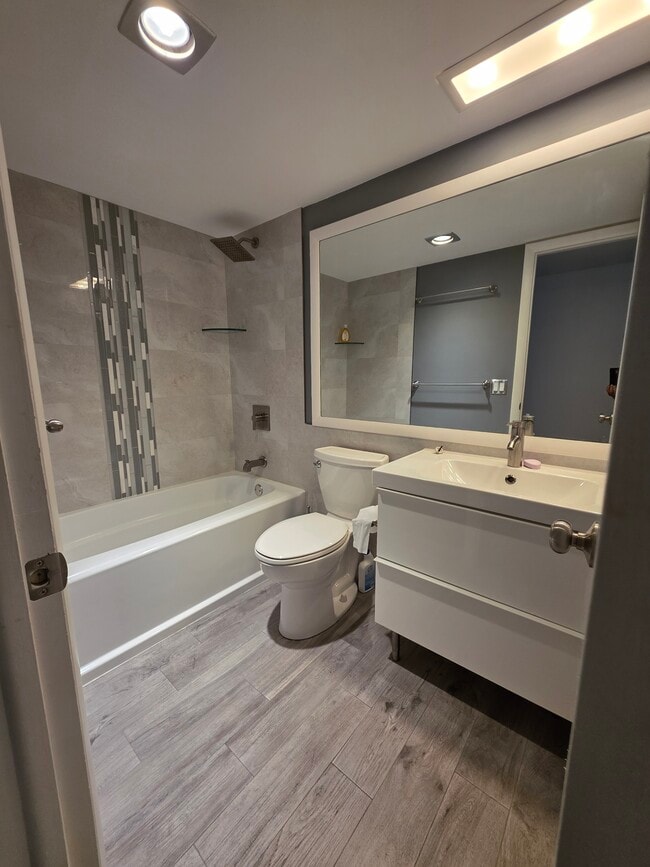 Building Photo - 2312 S Cypress Bend Dr