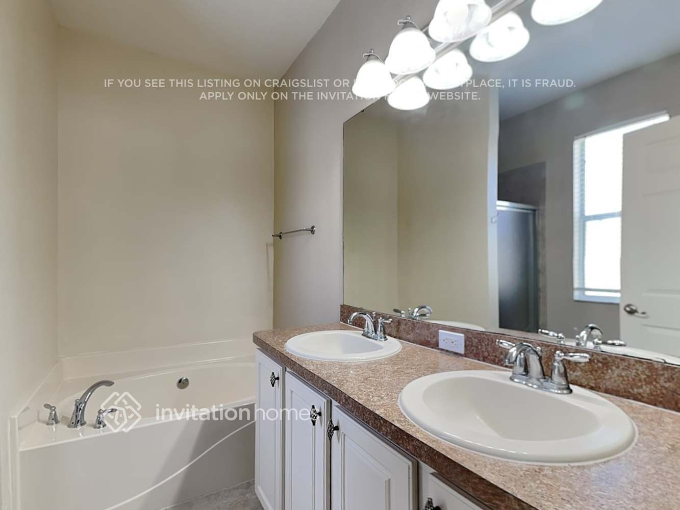 Building Photo - 516 Silverdale Ave