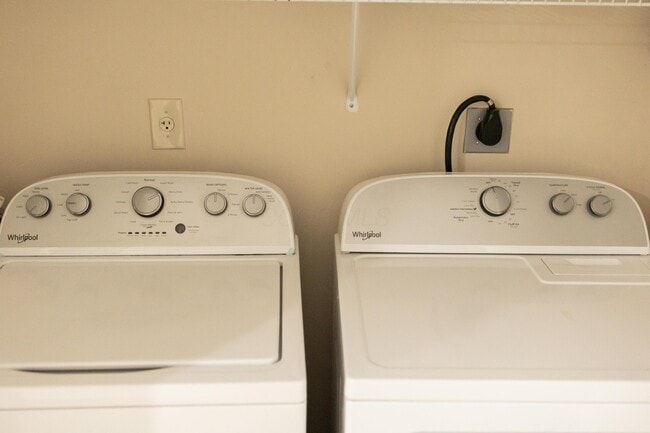 Building Photo - 5008 Stratford Pine Ln