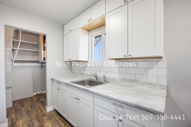 Building Photo - 1316 Pershing Rd