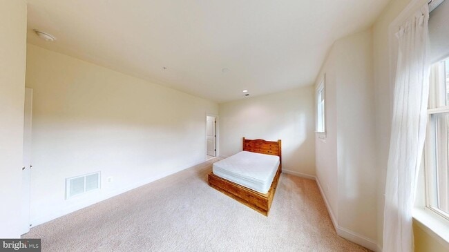 Building Photo - 3041 Moore Ln