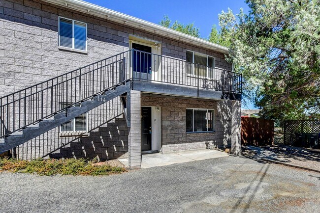 Building Photo - 114 Bradshaw Dr