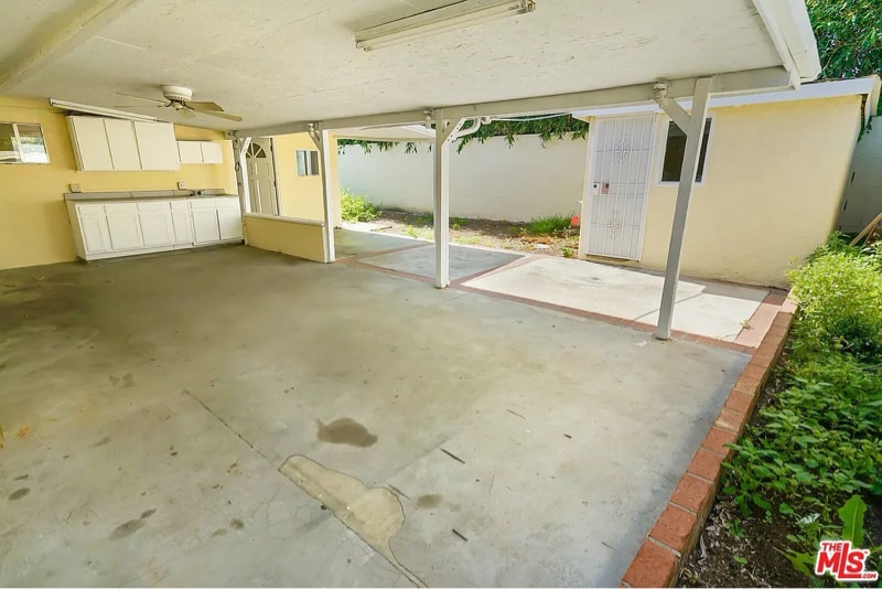 Building Photo - 430 E 184th St
