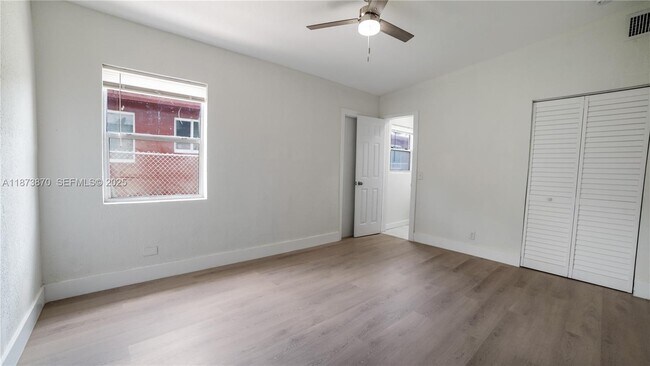 Building Photo - 720 NW 4th Ave