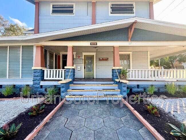 Building Photo - 144 7th Ave N